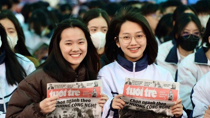 Chọn ngành, chọn nghề phải có chiến thuật - Ảnh 1. Khoảng 7.000 học sinh TP Hải Phòng hào hứng tham dự chương trình tư vấn tuyển sinh - hướng nghiệp diễn ra vào sáng 26-2. Nhiều em cho biết chưa biết chọn ngành nghề nào, mong được chuyên gia tư vấn - Ảnh: NGUYÊN BẢO